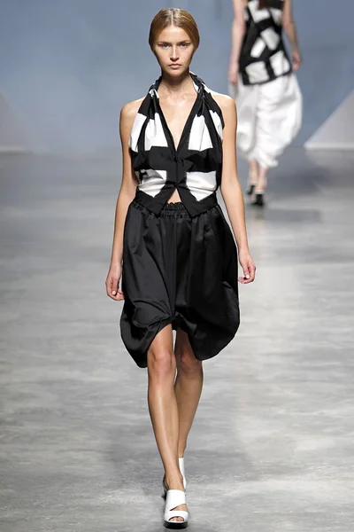 Look 7
